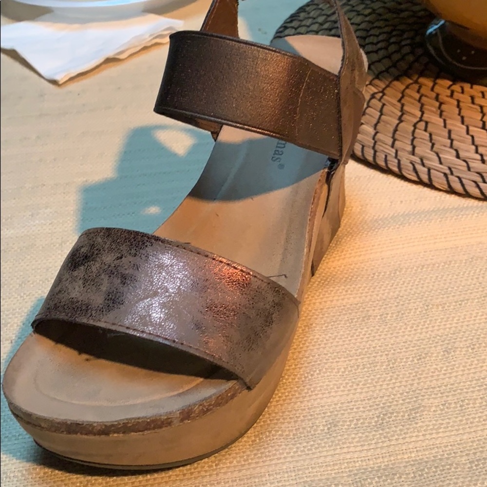Women’s Size 9 shoes